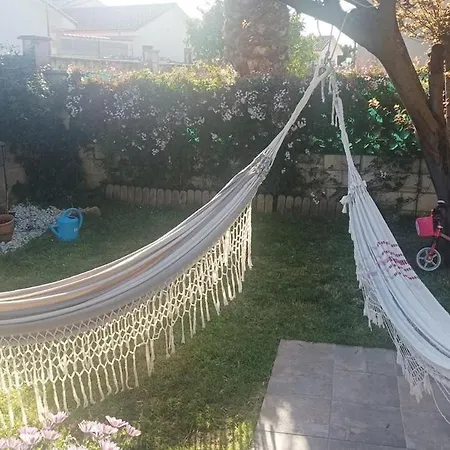 Сasa de vacaciones Casa Acogedora Y Equipada Con Jardin *